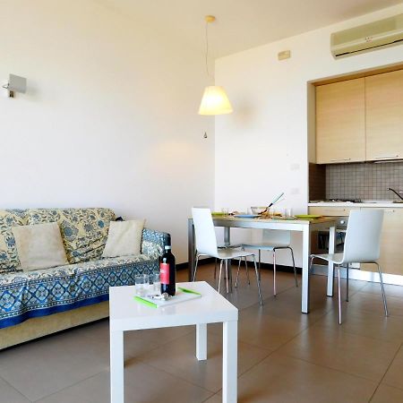 Bilocale Con Favolosa Vista Mare レヴァント エクステリア 写真